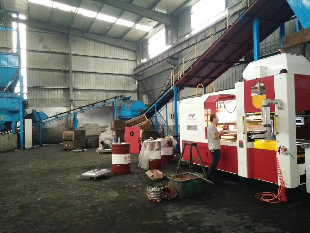 杭州眾恒機(jī)械公司610×510全自動(dòng)無箱造型機(jī)順利試產(chǎn)成功！